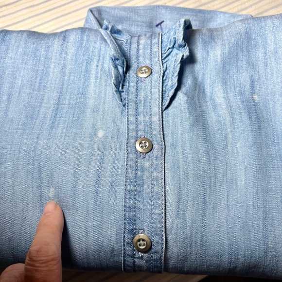 Pretty Talbots Chambray Button-Down Top XS. Pre-owned - Picture 4 of 4